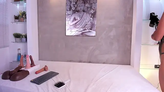 Zafiiraa online show from September 12, 8:05 pm