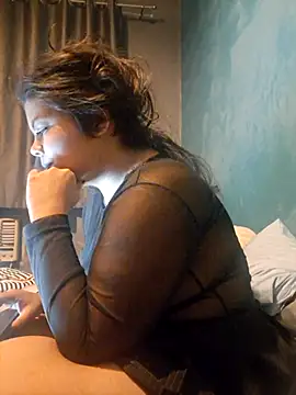 Snapshot of niCuNin chatting on October 13, 5:10 am niCuNin online show from October 13, 5:10 am