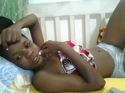 Snapshot of sweetchic_ chatting on September 28, 10:15 pm sweetchic online show from September 28, 10:15 pm