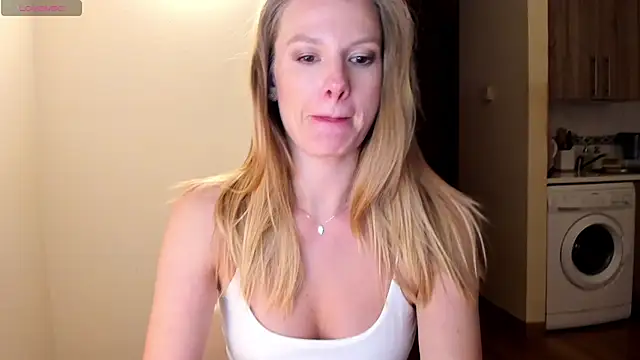 Annloveyou online show from May 14, 9:31 pm
