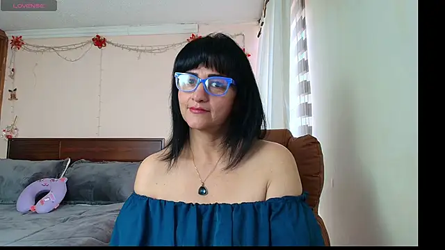 ISABEEL SOFIA01 online show from April 22, 5:10 pm