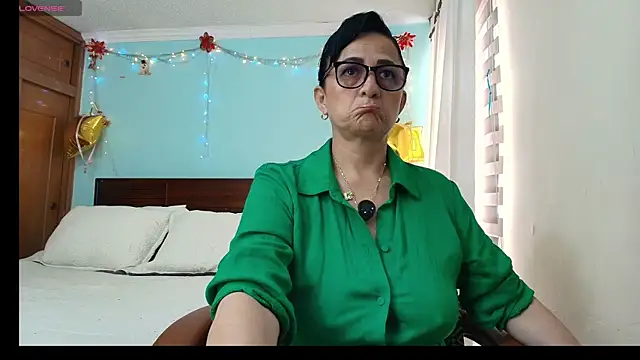 ISABEEL SOFIA01 online show from July 18, 8:55 pm