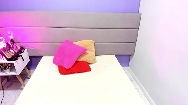 Ashleyyrobert online show from July 28, 7:50 pm