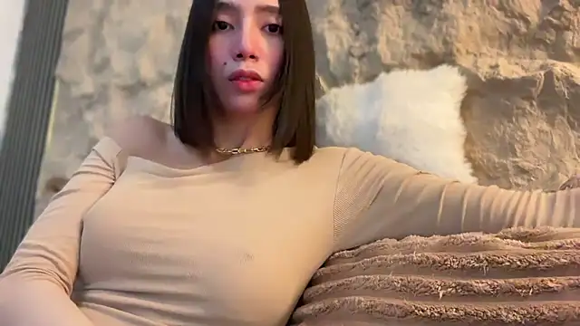 GenesisCastillano online show from April 27, 7:16 am