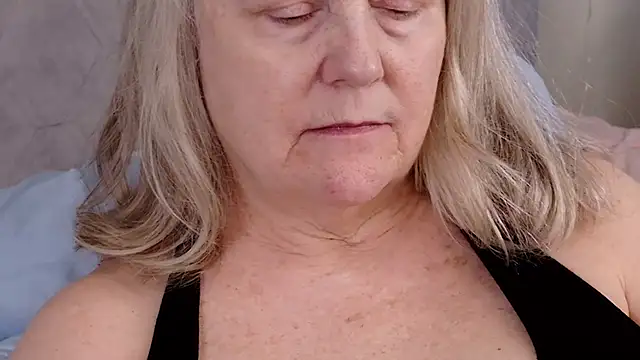 Kaitlyn Winters online show from February 4, 7:28 pm