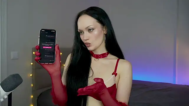 QueenAliss online show from July 25, 8:43 am