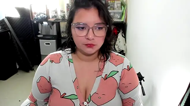 aika-dreams online show from October 27, 1:39 pm