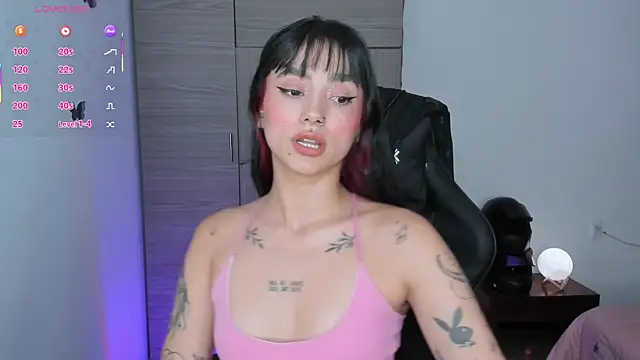 Lizzie corner v online show from November 10, 11:33 pm