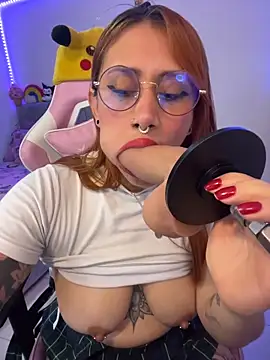 Luna Paris  online show from April 27, 9:56 pm