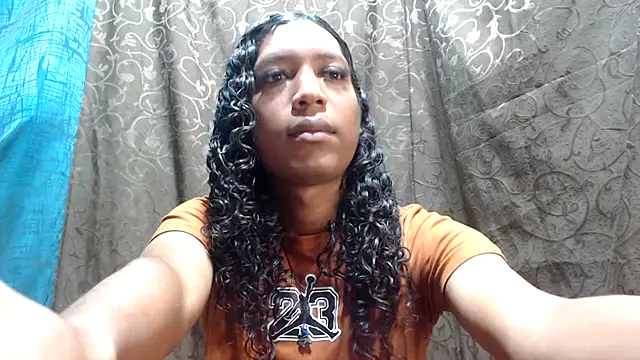 Snapshot of shairaStarr chatting on October 17, 1:25 pm shairaStarr online show from October 17, 1:25 pm