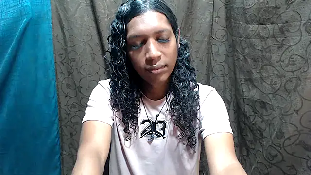 Snapshot of shairaStarr chatting on October 19, 5:15 pm shairaStarr online show from October 19, 5:15 pm