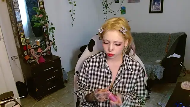 MaryJannes online show from February 13, 2:51 pm