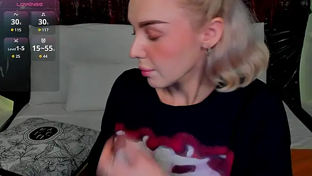 LianaFord online show from October 24, 11:45 pm