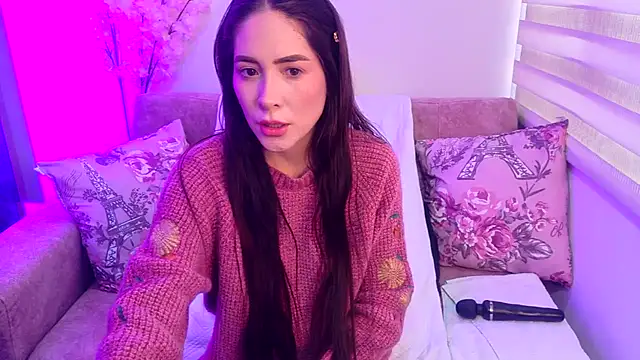 CristinaLaurentt online show from August 3, 9:42 pm