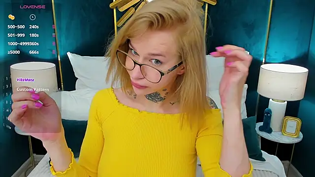 SarahLust online show from May 7, 12:20 pm