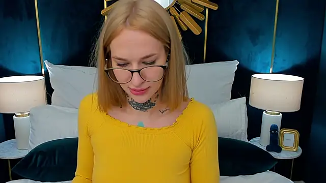 SarahLust online show from May 14, 12:11 pm