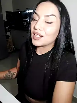 hot-babygirl online show from May 19, 7:32 pm
