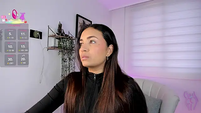 aisha es online show from July 9, 9:17 pm