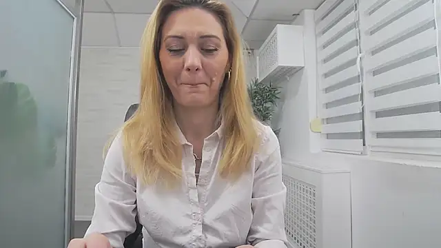 EllaMilf  online show from March 6, 6:03 pm