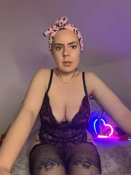 Stoned-baby69 online show from May 7, 7:28 pm