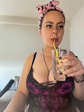 Stoned-baby69 online show from June 27, 3:18 pm
