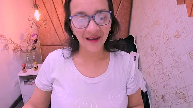 Snapshot of MarilynMiilf_ chatting on September 11, 8:31 pm MarilynMiilf online show from September 11, 8:31 pm
