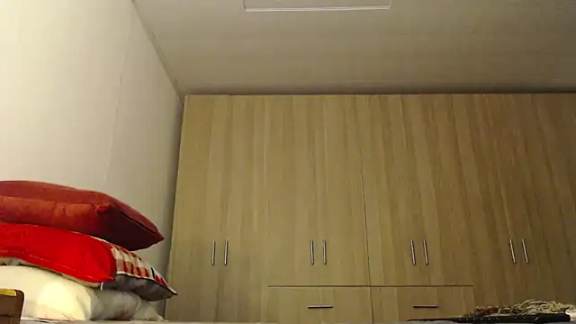 Selene93 online show from December 5, 8:54 pm