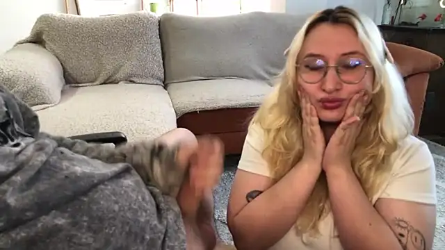andycherry secrets  online show from June 16, 2:07 pm
