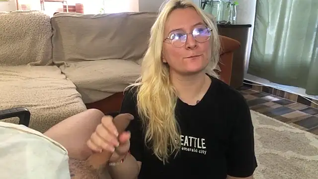 andycherry secrets  online show from August 8, 3:42 pm