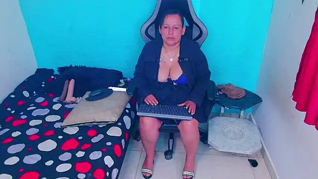 Diana Lozano online show from July 20, 4:20 pm