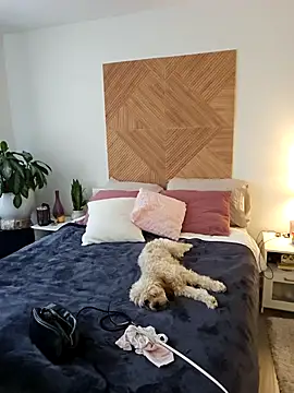 Ellie-L-Elizabeth online show from February 26, 6:18 pm