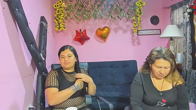 lesbiancuple online show from February 24, 12:59 pm