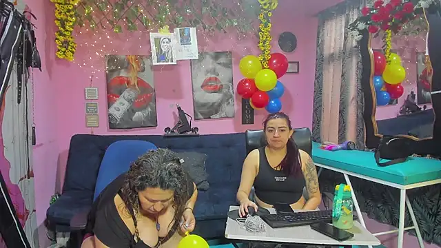 lesbiancuple online show from June 16, 1:01 pm