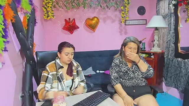 lesbiancuple online show from March 2, 11:50 am