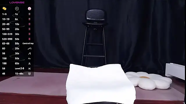 qianqian  online show from February 4, 12:19 pm