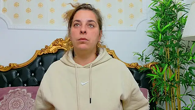 KarinaNoir online show from May 1, 4:05 am