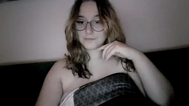 NaughtyRapunzel7 online show from November 8, 12:26 am