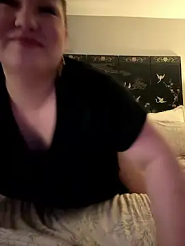Snapshot of RosieDixx chatting on December 2, 7:10 am RosieDixx online show from December 2, 7:10 am
