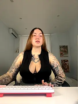 Snapshot of IvyHoney chatting on September 16, 7:38 am IvyHoney online show from September 16, 7:38 am