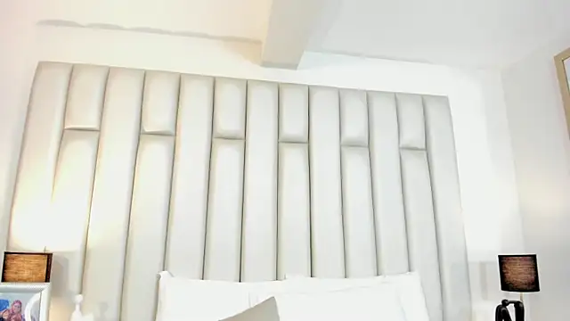 aandreaperez online show from October 21, 12:42 pm