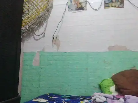 hotsexylyn online show from October 24, 7:15 am