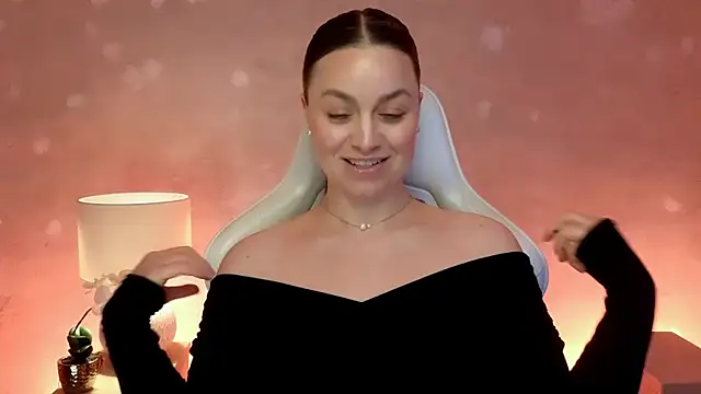 MilaFleur online show from February 15, 3:00 pm