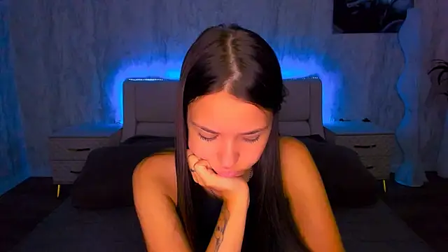 AlexaBarkley online show from August 3, 12:14 am