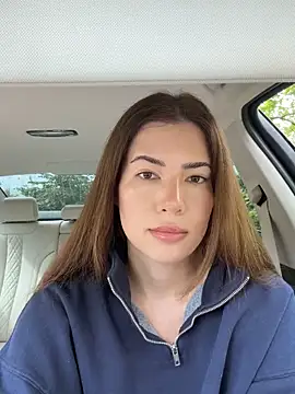 clairewntr online show from June 4, 8:30 am