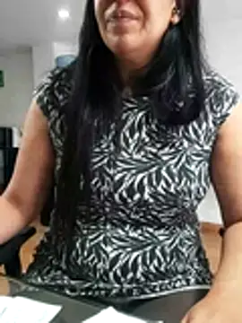 aisha latina online show from April 28, 2:54 pm