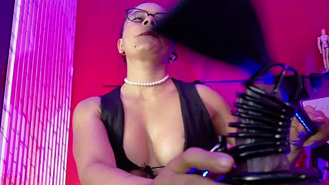 MistressSlut1 online show from July 13, 11:22 am