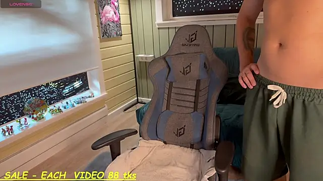 SandyChris online show from August 1, 6:59 am