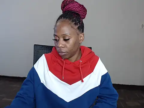 QUEENMANDYY online show from July 28, 12:48 pm