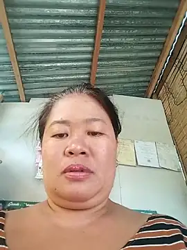 Lovelywoman43 online show from February 4, 2:03 am