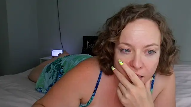 julimonroe online show from July 30, 2:45 am